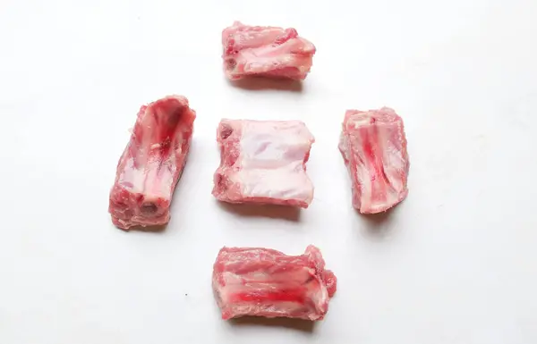 Verse Rauwe Varkensribben Rauw Vlees Het Bot Isoleren Een Witte — Stockfoto