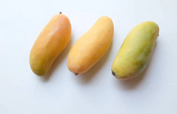 Appetitliche Reife Gelbe Mango Mahachanok Mango Mangifera Indica Mit Blättern — Stockfoto