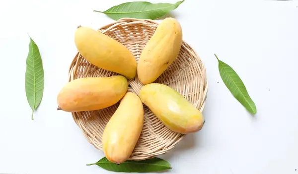 Apetecendo Manga Amarela Madura Mahachanok Mango Mangifera Indica Com Folhas — Fotografia de Stock