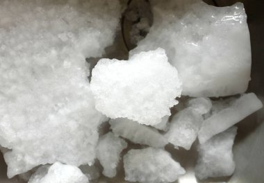 Buzdolabındaki buz kristalleri.