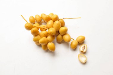 Palmiye ağaçlarının meyveleri... Dactylifera ya da salkımlı hurma ağaçları...