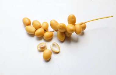 Palmiye ağaçlarının meyveleri... Dactylifera ya da salkımlı hurma ağaçları...