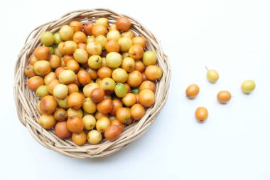 Birkaç küçük jujube (Ziziphus mauritiana Lam), jujujube, Chinese jube, Indian jujujube.. 