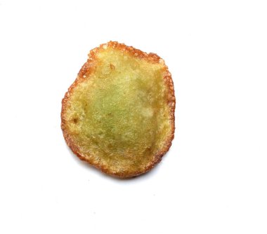 Kızarmış Pirinç unu iştah açıcı Pandan Lezzeti, Khanom Fak Bua, Tayland usulü nilüfer yaprağı şeklinde pankek geleneksel Tayland tatlısı. Yuvarlak, yeşil, tatlı aromalı beyaz bir arkaplanda izole edilmiş.