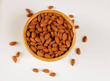 Siyah tabakta taze çiğ karides, karides, pasifik beyazı karides (litopenaeus vannamei) bulunur.