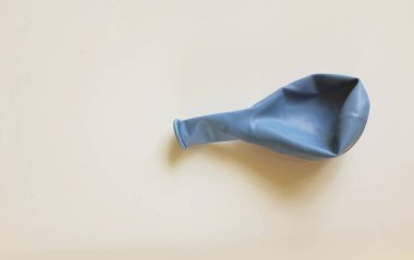 Bir balon da şişmez. Beyaz bir arkaplanda izole et.