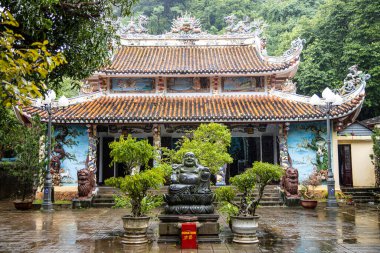 Da Nang 'da, Vietnam' da, Asya 'da Budha heykeli olan tapınak.