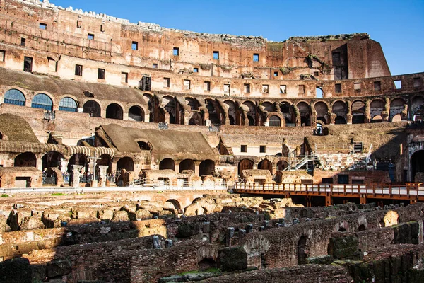 Koloseum Itálii Proti Modré Obloze Římě Itálie — Stock fotografie