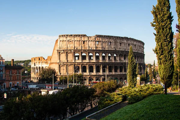 Coliseo Italia Contra Cielo Azul Roma Italia — Foto de Stock