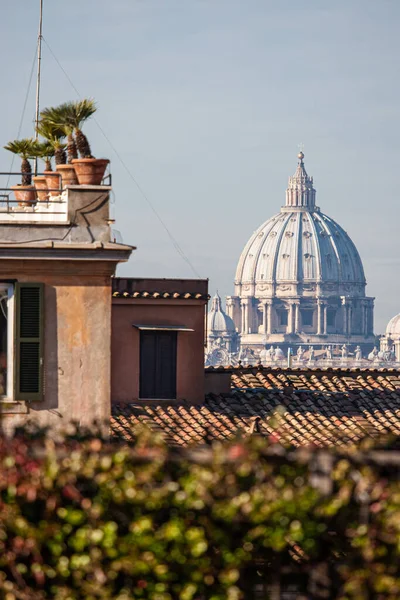 Купол Базилики Святого Петра Через Итальянский Горизонт Риме Италия — стоковое фото