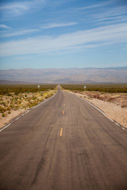 Amerika 'da ufka doğru giden uzun yol.