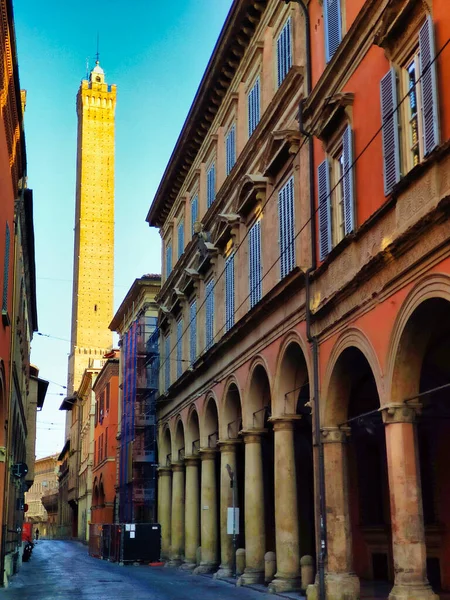stock image Garisenda tower seen from Maggiore street, Bologna city, Emilia Romagna, Italy