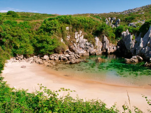 Gulpiyuri Beach Natural Monument Inland Beach Located Llanes Municipality Asturias — Stok fotoğraf