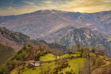 Pando Köyü, Somiedo Doğal Parkı ve Biyosfer Rezervi, Asturias, İspanya