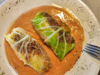 Repollo relleno de carne, etle doldurulmuş lahana, Asturias, Torin köyü, Pilona, İspanya