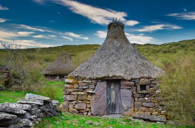 Brana La Corra çoban sürüsü, Camin Real de la Mesa, Somiedo Doğal Park ve Biyosfer Rezervi, Arbellales, Asturias, İspanya, Avrupa