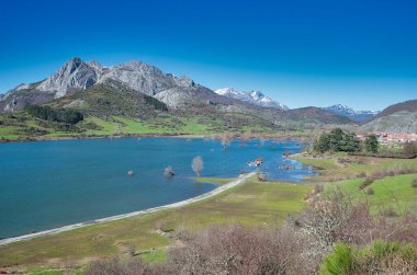 Montana de Riano y Mampodre Bölgesel Parkı, Buron köyü, Leon bölgesi, İspanya, Avrupa