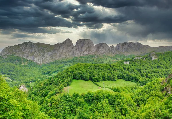 stock image La Tesa and La Mesa peaks, Ubinas-La Mesa Natural park, Lena, Asturias, Spain, Europe