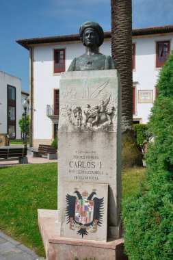 Kral I. Carlos 'un heykeli De Los Valdes Sarayı, Villaviciosa, Asturias, İspanya, Avrupa