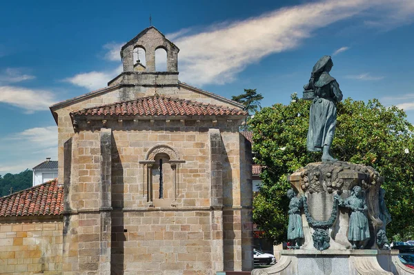 Obdulio Fernandez Pando Monument Och Oliva Kyrka Villaviciosa Furstendömet Asturien — Stockfoto