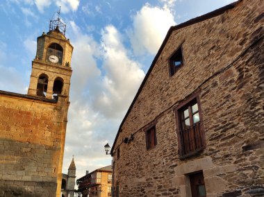 Santa Maria del Azogue Kilisesi, küçük Puebla de Sanabria kasabasında, Kuzey-Batı Zamora, Avrupa