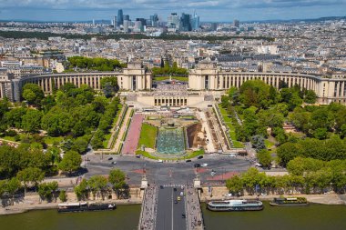 Trocadero ve La Defense arka planda Eiffel kulesinden, Paris, Fransa, Avrupa