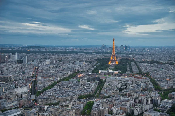 Ейфелева Вежа Освітлена Вночі Вежі Монпарнас Париж Франція Європа — стокове фото