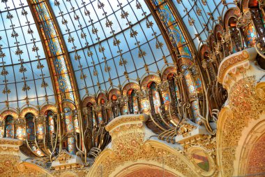 Paris, Fransa; 6 Ağustos 2023: Lafayette Galerileri, Haussmann Bulvarı, Paris, Fransa, Avrupa