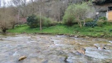 Virgen de la Cueva Sığınağı, Mağara Bakiresi, Infiesto, Piloa, Asturias, İspanya, Europen