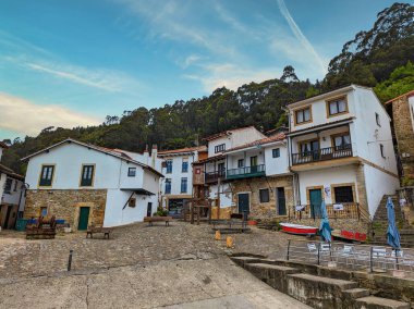Tipik balıkçı köyü Tazones, Comarca de la Sidra, Villaviciosa, Asturias, İspanya