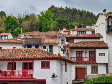 Tipik balıkçı köyü Tazones, Comarca de la Sidra, Villaviciosa, Asturias, İspanya