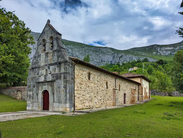 El Cebrano Sığınağı, Teverga Belediyesi, Asturias, İspanya, Avrupa