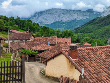 Torce Köyü, Ubinas La mesa Doğal Parkı ve Biyosfer Rezervi, Asturias, İspanya