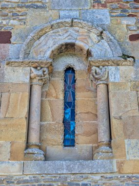 Valdebarcena ya da Valdebarzana Kilisesi, 1189 yılında kuruldu, Villaviciosa, Asturias, İspanya, Avrupa