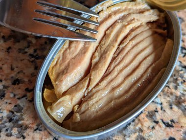 Konserve ton balığı göbeği, açık konserve