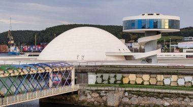 Centro Kültürel Uluslararası Oscar Niemeyer, Aviles, Asturias, İspanya