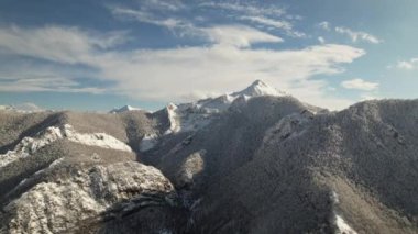 Redes Doğal Parkı 'ndaki karlı manzara, Asturias, İspanya