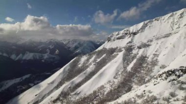 Redes Doğal Parkı 'ndaki karlı manzara, Asturias, İspanya