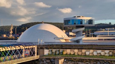 Centro Kültürel Uluslararası Oscar Niemeyer, Aviles, Asturias, İspanya