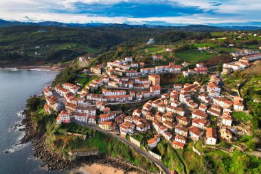 Lastres balıkçı köyü ve sahil, Asturias, İspanya, Avrupa