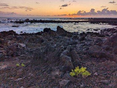 Lanzarote, Mojon Blanco Caleta Sahili, Kanarya Adaları, İspanya 'nın kuzey kıyısında gün doğumu