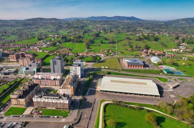 Pola de Siero köyü, hava manzaralı, Siero konseyi, Asturias, İspanya