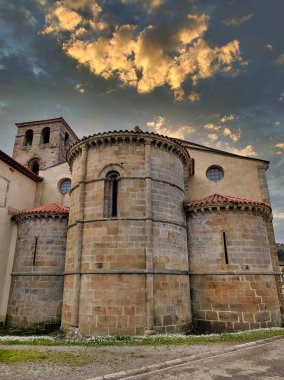Cornellana, landmark Salas, Asturias, İspanya arasındaki Grado Camino de Santiago izinde eski manastır