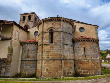 Cornellana, landmark Salas, Asturias, İspanya arasındaki Grado Camino de Santiago izinde eski manastır