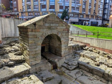 La Foncalada, Roma öncesi çeşme, UNESCO Dünya Mirası Sitesi, Oviedo, Asturias, İspanya, Avrupa