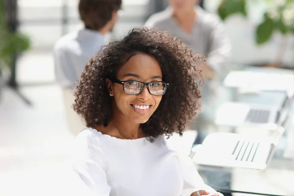 Young Attractive African American Woman Office Sitting Table — Stockfoto
