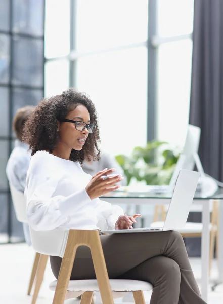 Young Attractive African American Woman Office Sitting Laptop — Stockfoto