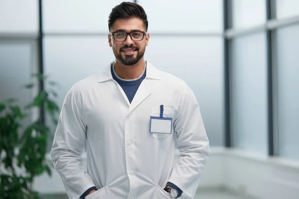 Portrait Male Doctor Standing Lobby Looking Ahead — Stock Photo, Image