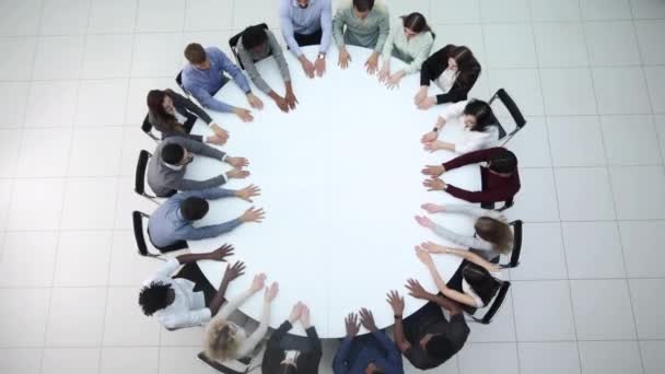 Ofiste Çalışan Etnik Çeşitliliğe Sahip Bir Grup Insanın Üst Düzey — Stok video