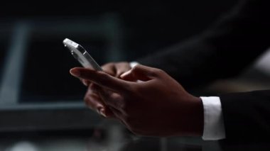 Genç nesil ve modern kablosuz teknoloji, cihaz aşırı kullanımı kavramı